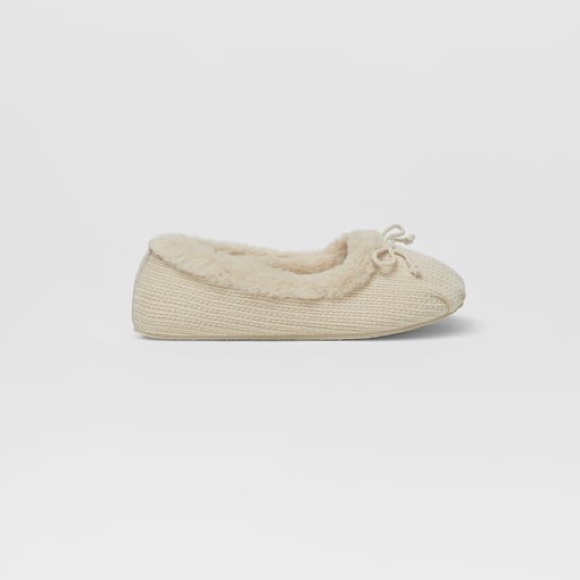 NWT Zara Size 12 toddler faux fur slippers - Picture 1 of 2